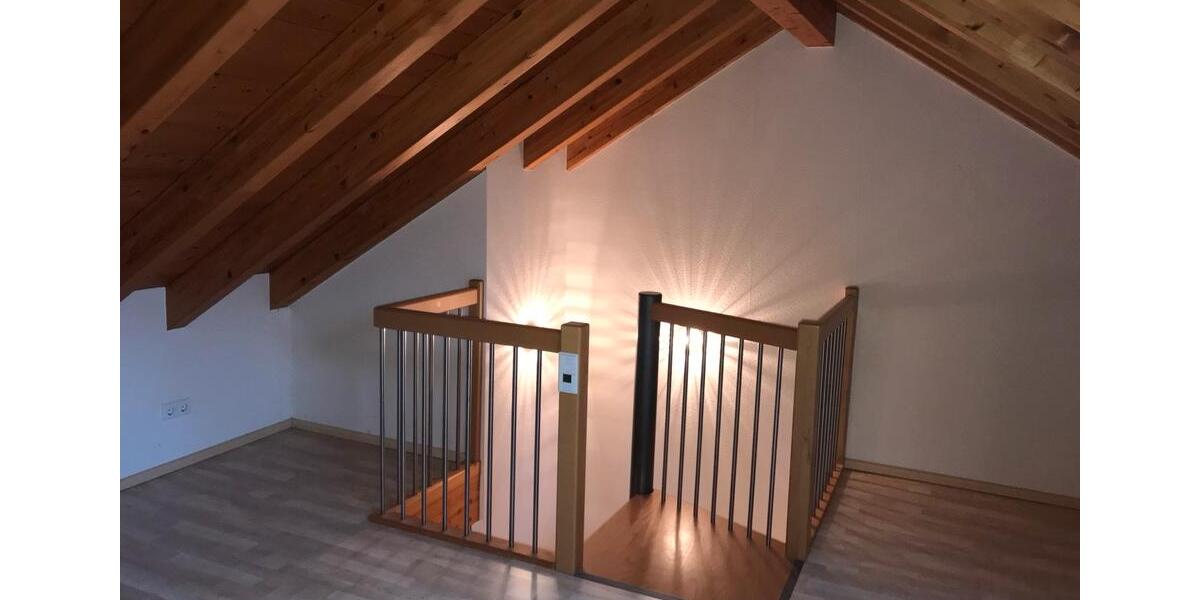 Dachgeschoßwohnung Ubstadt-Weiher Weiher - 4 Zimmer, 100 m&sup2;, 1.350&euro; | Angebot:24295262