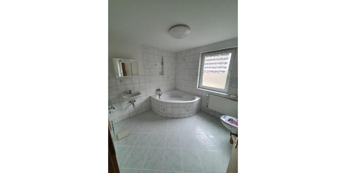 Dachgeschoßwohnung Burg - 2 Zimmer, 78 m&sup2;, 470&euro; | Angebot:26492123