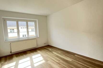 Wohnung Chemnitz Bernsdorf - 3 Zimmer, 65 m&sup2;, 349&euro; | Angebot:26181250