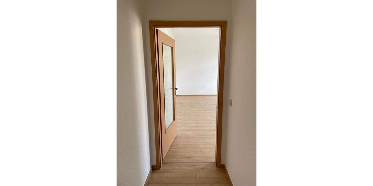 Etagenwohnung Roßwein - 3 Zimmer, 70 m&sup2;, 385&euro; | Angebot:25999174