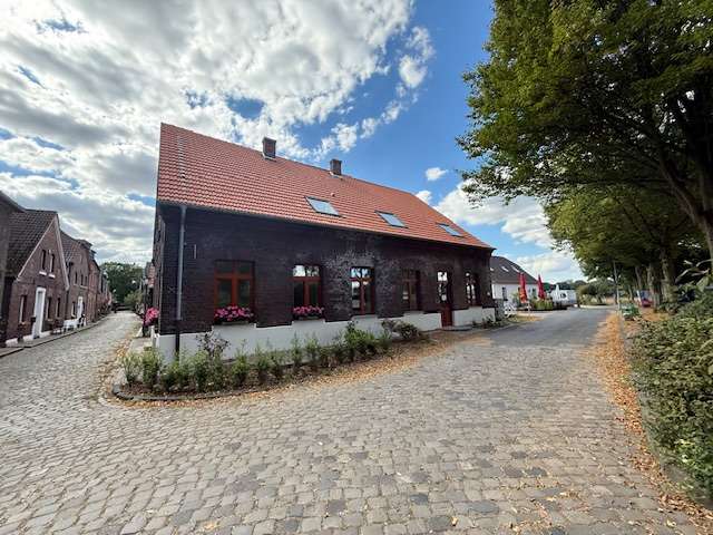 Wohnung zum Mieten in Hünxe-Krudenburg 2.027,25 € 135.15 m²