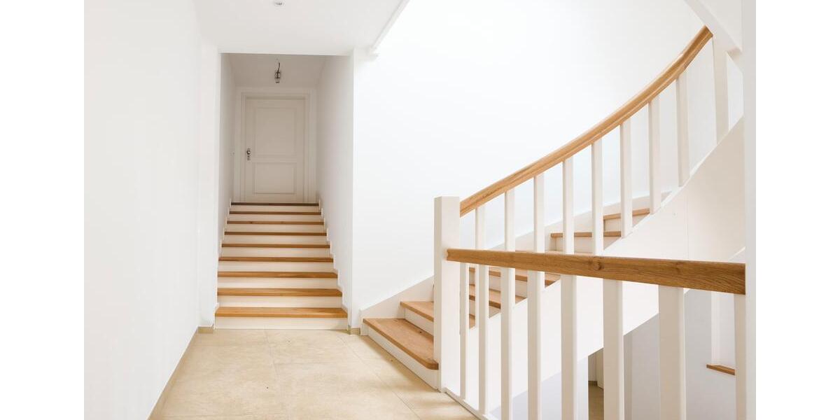 Erdgeschoßwohnung Detmold Hiddesen - 3 Zimmer, 143 m&sup2;, 1.859&euro; | Angebot:25807068