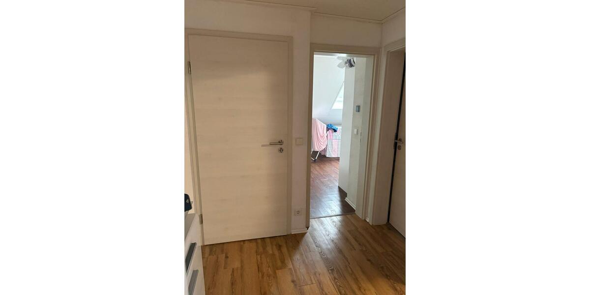 Dachgeschoßwohnung Kirchardt - 3.5 Zimmer, 64 m&sup2;, 670&euro; | Angebot:26705165