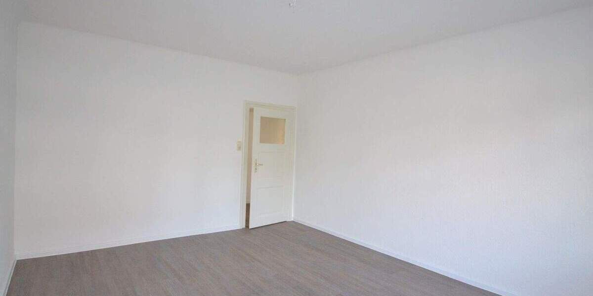 Etagenwohnung Dresden Leuben - 2 Zimmer, 60 m&sup2;, 466&euro; | Angebot:26744941