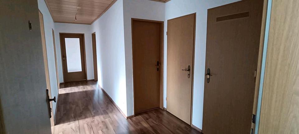 Etagenwohnung Oberkochen - 3 Zimmer, 77 m&sup2;, 1.100&euro; | Angebot:26247557