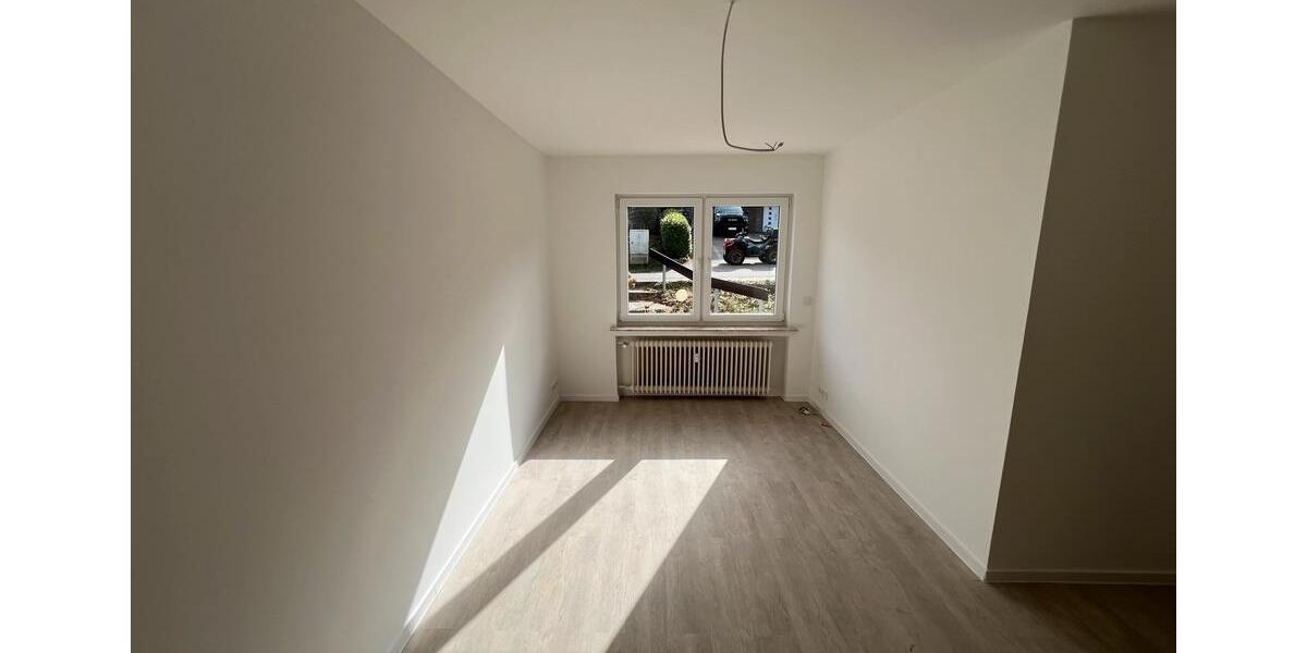 Erdgeschoßwohnung Lage - 3 Zimmer, 100 m&sup2;, 980&euro; | Angebot:25562383