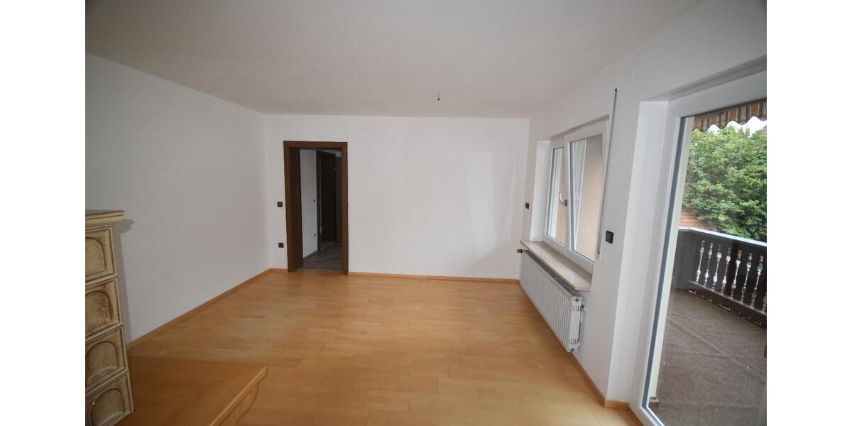 Etagenwohnung Pyrbaum - 5 Zimmer, 123 m&sup2;, 990&euro; | Angebot:26491282
