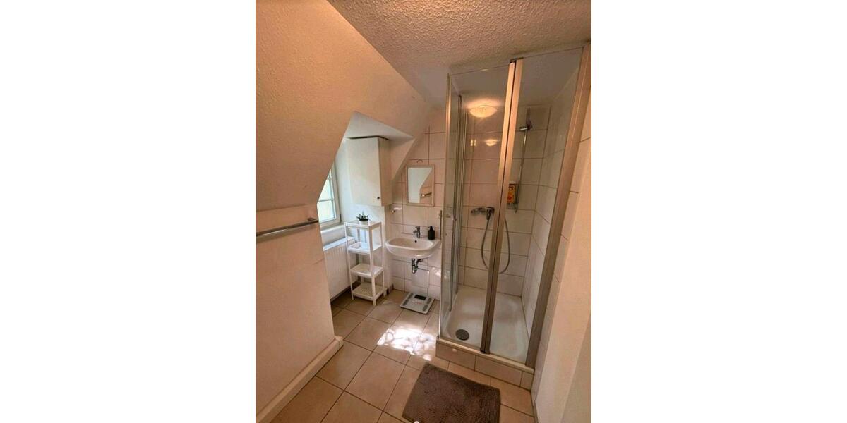 Dachgeschoßwohnung Stuttgart Stuttgart-Süd - 1 Zimmer, 60 m&sup2;, 700&euro; | Angebot:26705344