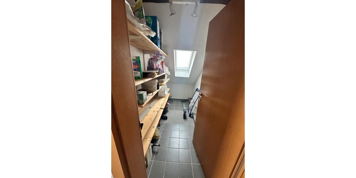 Dachgeschoßwohnung Homburg - 2 Zimmer, 75 m&sup2;, 700&euro; | Angebot:25082370