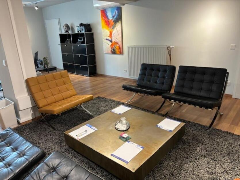 moderne Etagenwohnung in Schwalbach - ca. 160 qm zimmer