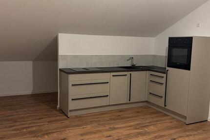 3-Zimmer Dachgeschoss Wohnung in Mühlhausen 3 zimmer