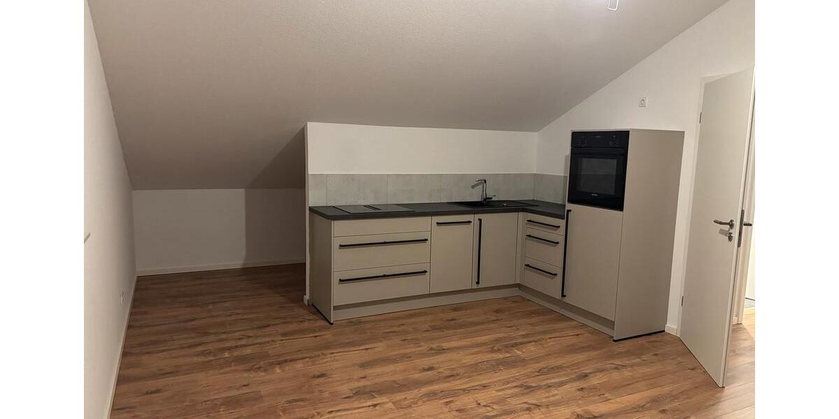 3-Zimmer Dachgeschoss Wohnung in Mühlhausen 3 zimmer