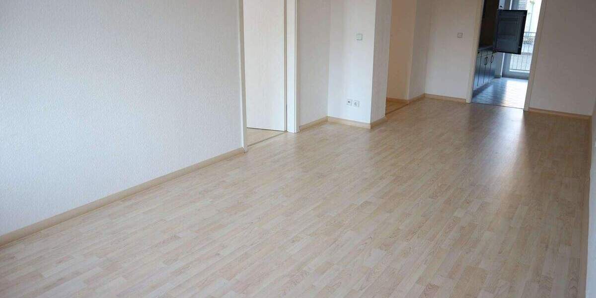 Etagenwohnung chemnitz Lutherviertel - 2 Zimmer, 56 m&sup2;, 331&euro; | Angebot:26758927