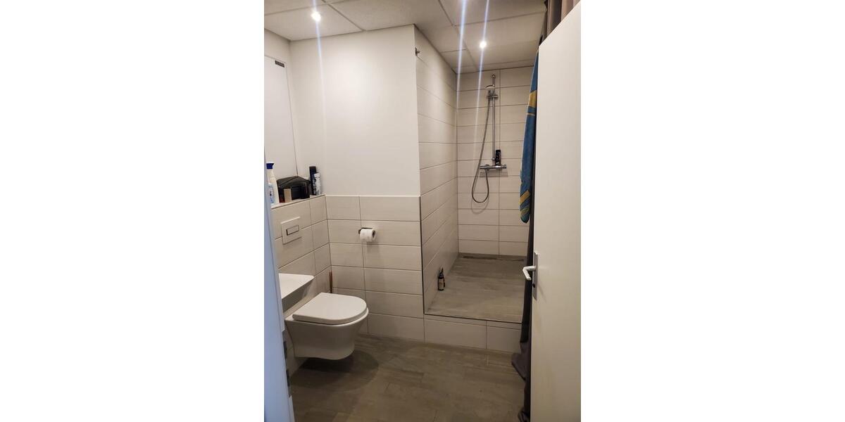 WG neu zu vergeben 22 zimmer