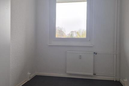 Charmante Erdgeschoßwohnung mit Balkon und separater Küche !