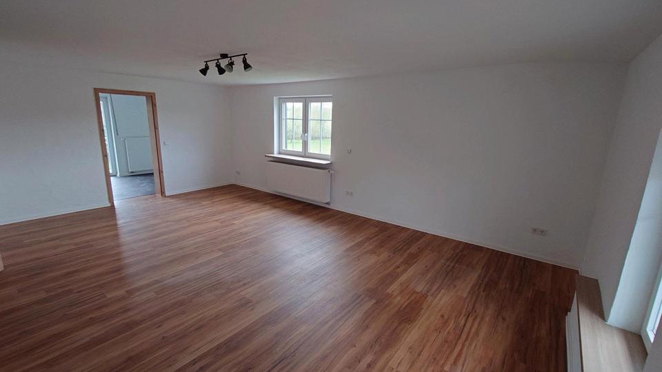 Etagenwohnung Freisen - 3 Zimmer, 95 m&sup2;, 695&euro; | Angebot:26641400