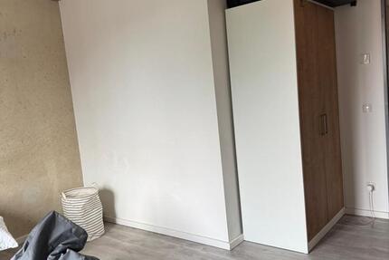 WG-Zimmer in 4-Frauen-WG 3 zimmer