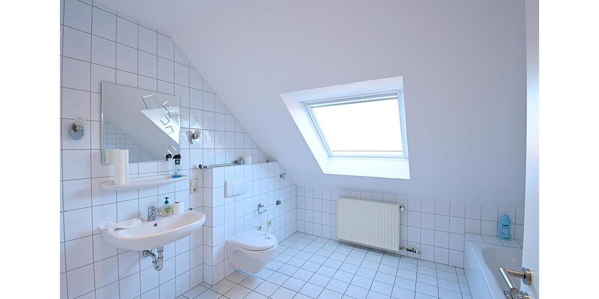 Dachgeschoßwohnung Wiefelstede - 4 Zimmer, 109 m&sup2;, 850&euro; | Angebot:26531315