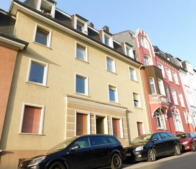 Gemütliche 2-Zi.-DG-Whg. mit hübschen Dielen- auf Wunsch ab sofort frei