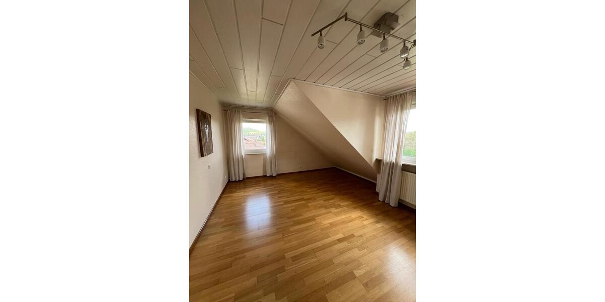 Dachgeschoßwohnung Sinntal - 3 Zimmer, 80 m&sup2;, 575&euro; | Angebot:24650377