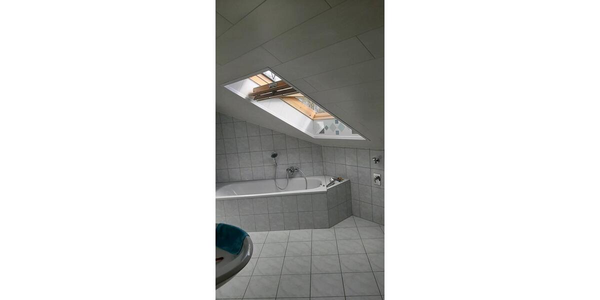 Dachgeschoßwohnung Hargesheim - 4 Zimmer, 93 m&sup2;, 700&euro; | Angebot:26045215