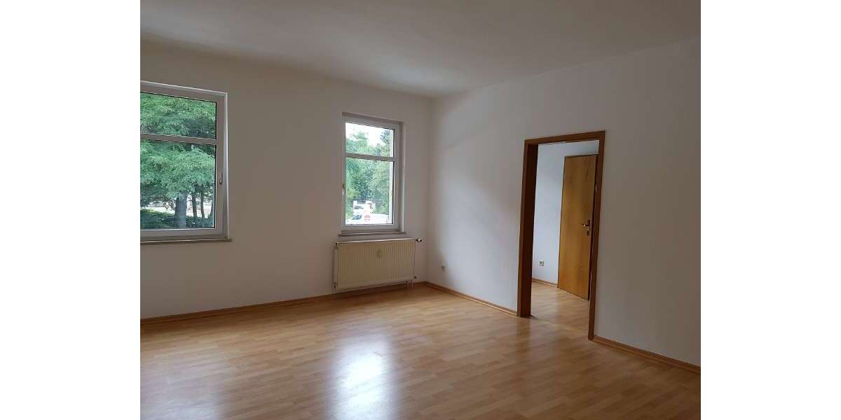 Etagenwohnung Crimmitschau - 3 Zimmer, 75 m&sup2;, 375&euro; | Angebot:26100564