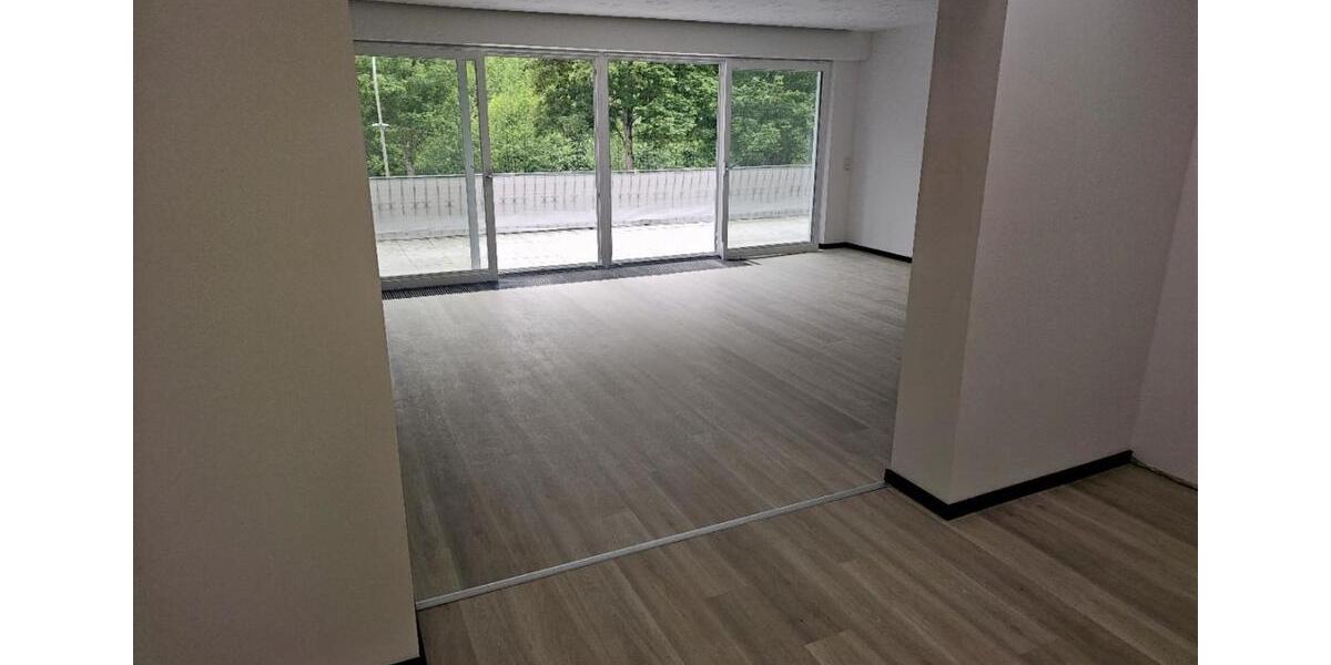 Etagenwohnung Reichshof - 4 Zimmer, 144 m&sup2;, 1.300&euro; | Angebot:25580154