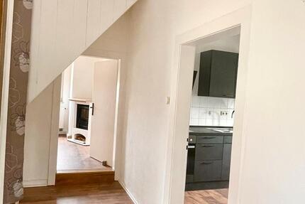 Frisch renovierte 4- Zimmer Wohnung mit EBK und Tageslichtbad 4 zimmer