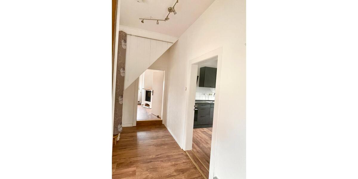 Frisch renovierte 4- Zimmer Wohnung mit EBK und Tageslichtbad 4 zimmer