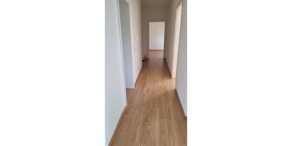 Etagenwohnung Erlau Schweikershain - 4 Zimmer, 70 m&sup2;, 390&euro; | Angebot:25670604