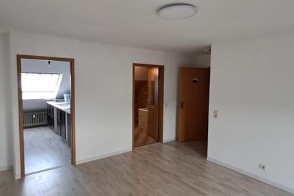 Attraktive 2-Zimmer-Dachgeschosswohnung in Saarbrücken-Mitte 1 zimmer