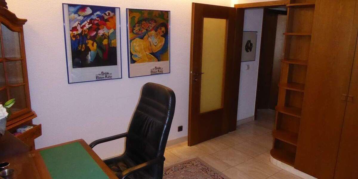 Etagenwohnung Dortmund Mitte - 3 Zimmer, 125 m&sup2;, 1.500&euro; | Angebot:25698605