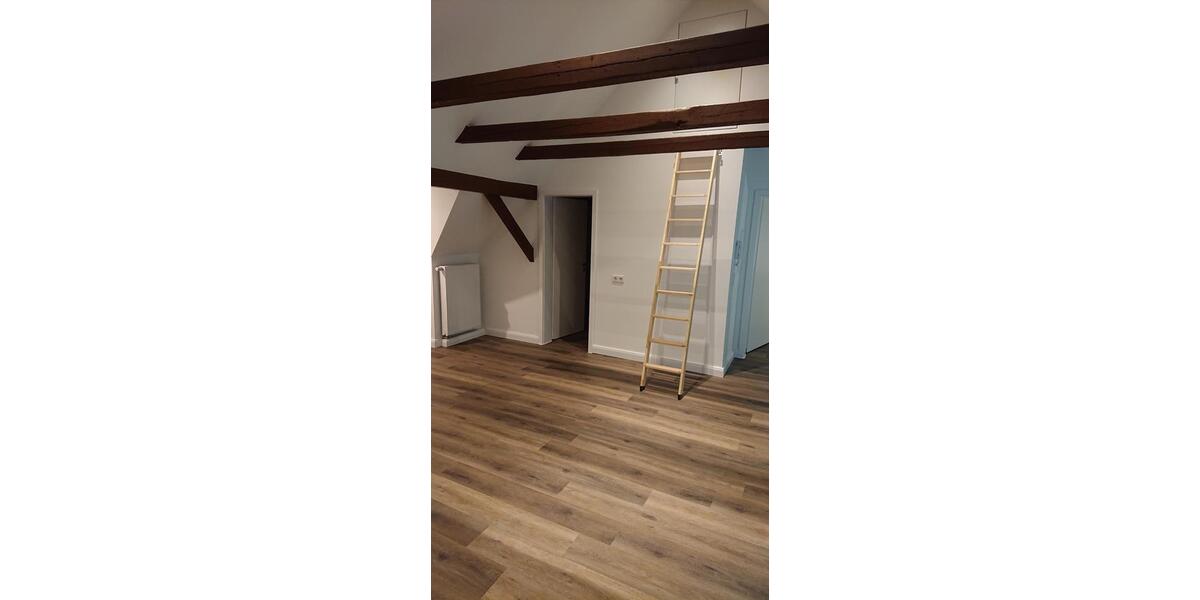 Dachgeschoßwohnung Nordenham - 3 Zimmer, 60 m&sup2;, 750&euro; | Angebot:25840541