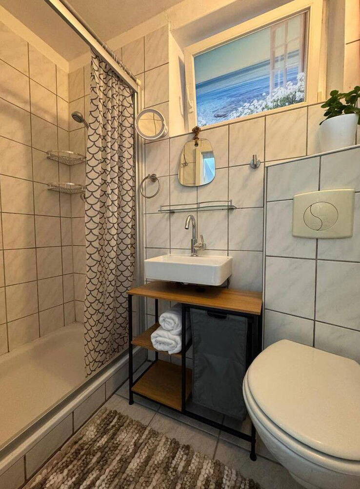 Modern Apartment mit Küche und Möbel in beste Lage