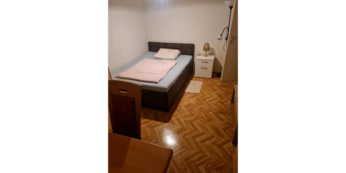 Schönes WG Zimmer zu vergeben in 91154 Roth 1 zimmer