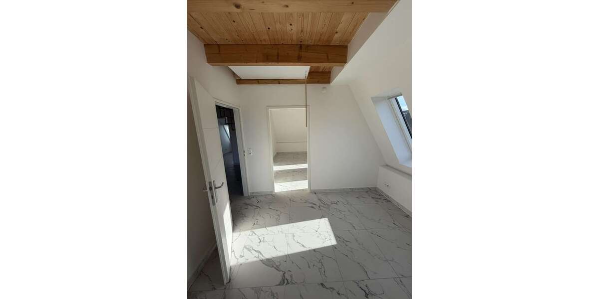 Etagenwohnung Berlin Spandau - 4 Zimmer, 111 m&sup2;, 1.500&euro; | Angebot:27275350