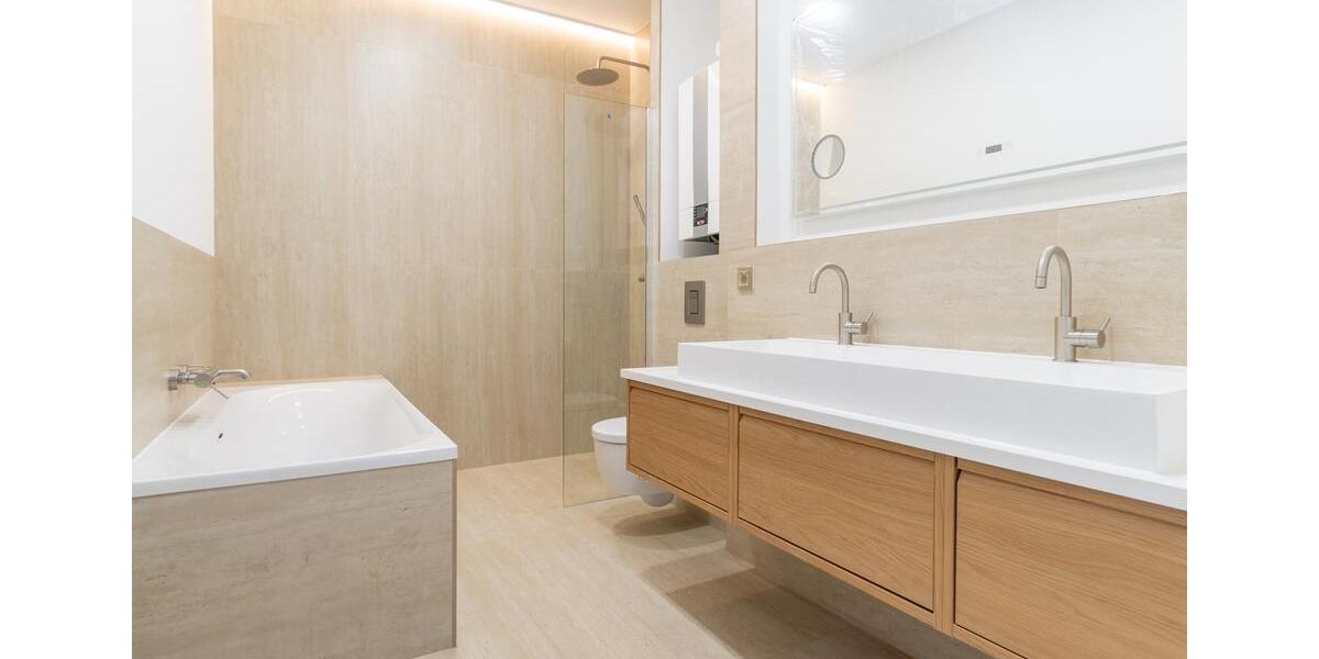 Dachgeschoßwohnung Berlin Charlottenburg-Wilmersdorf - 4 Zimmer, 150 m&sup2;, 3.750&euro; | Angebot:25993319