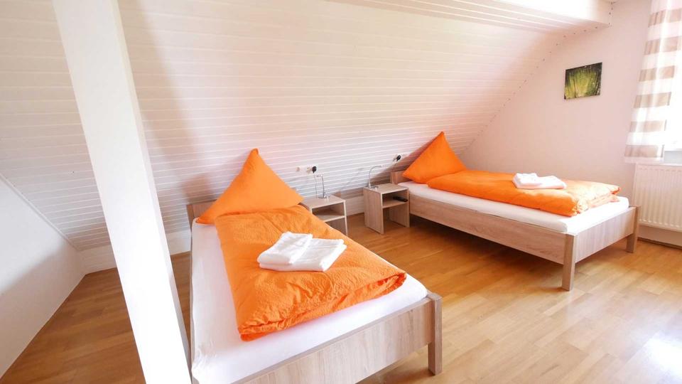 Etagenwohnung Ochsenhausen - 7 Zimmer, 130 m&sup2;, 1.450&euro; | Angebot:25851453