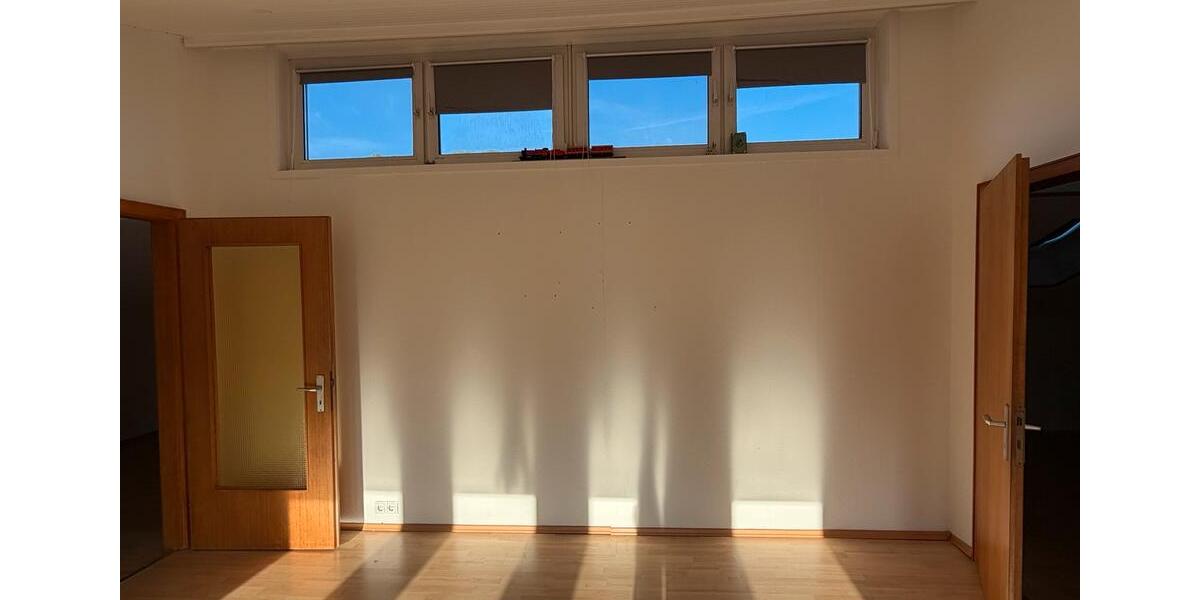 Dachgeschoßwohnung Northeim - 2.5 Zimmer, 75 m&sup2;, 700&euro; | Angebot:26632979