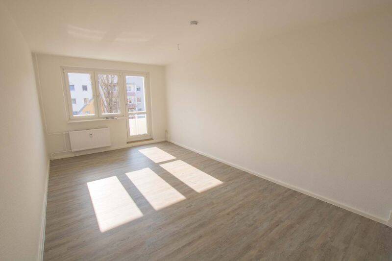 In der Herrichtung! 4-Zimmerwohnung im Süden + Balkon!