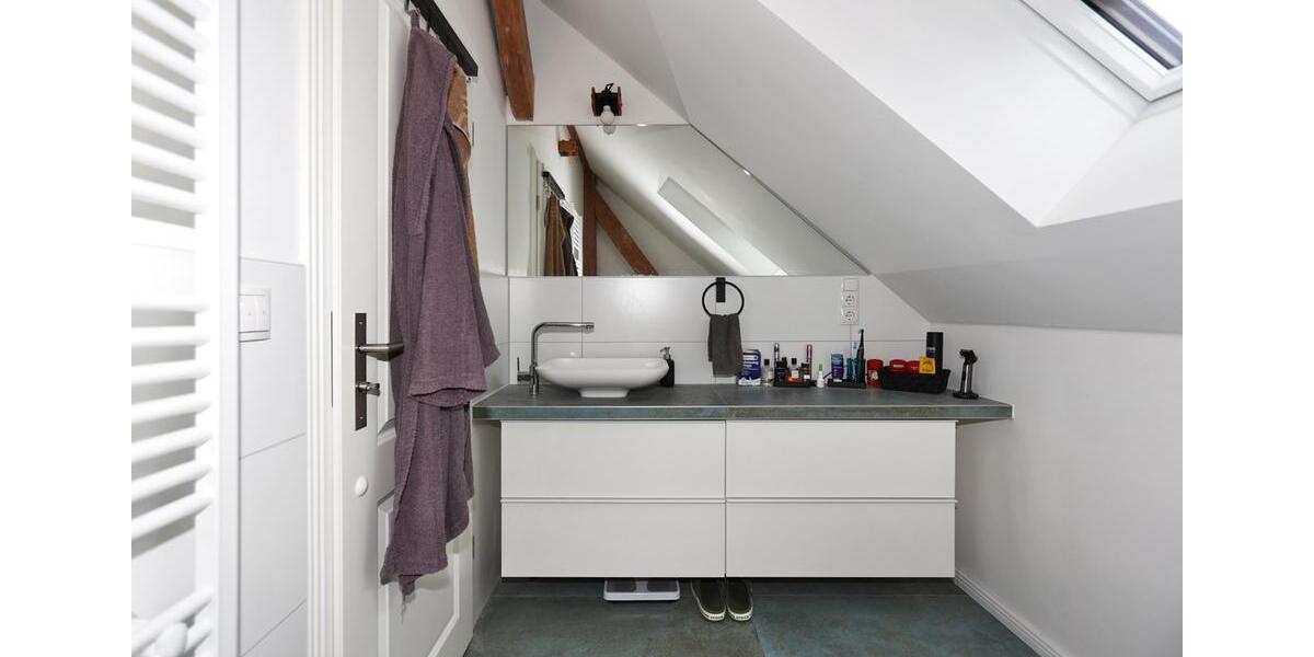 Dachgeschoßwohnung Zossen - 1 Zimmer, 92 m&sup2;, 1.050&euro; | Angebot:26121260