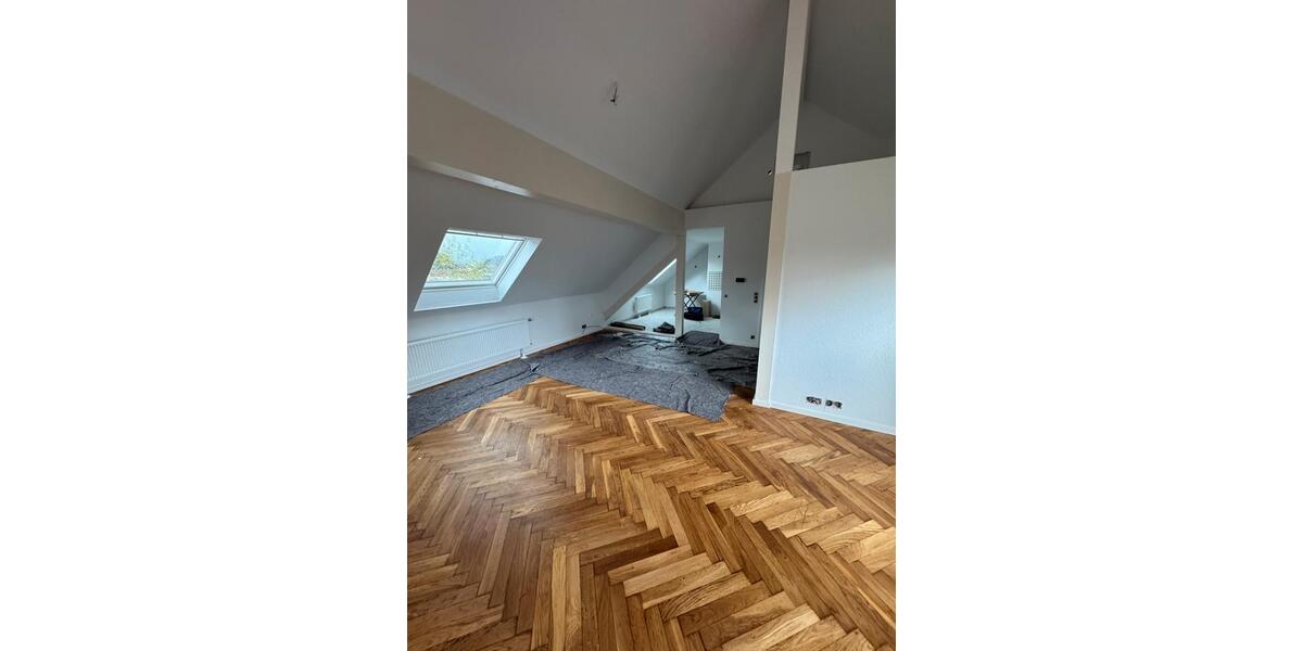 Dachgeschoßwohnung Saarlouis - 3 Zimmer, 90 m&sup2;, 980&euro; | Angebot:25892458