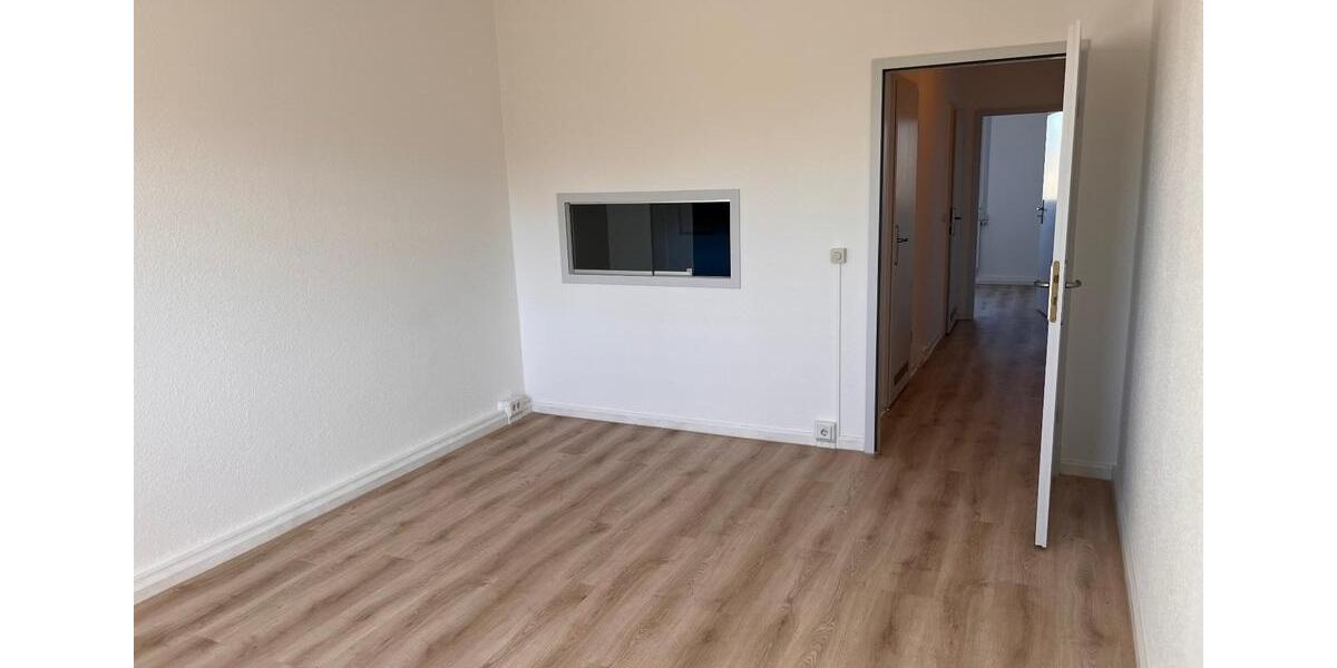 Etagenwohnung Neustrelitz - 3 Zimmer, 54 m&sup2;, 435&euro; | Angebot:26561531