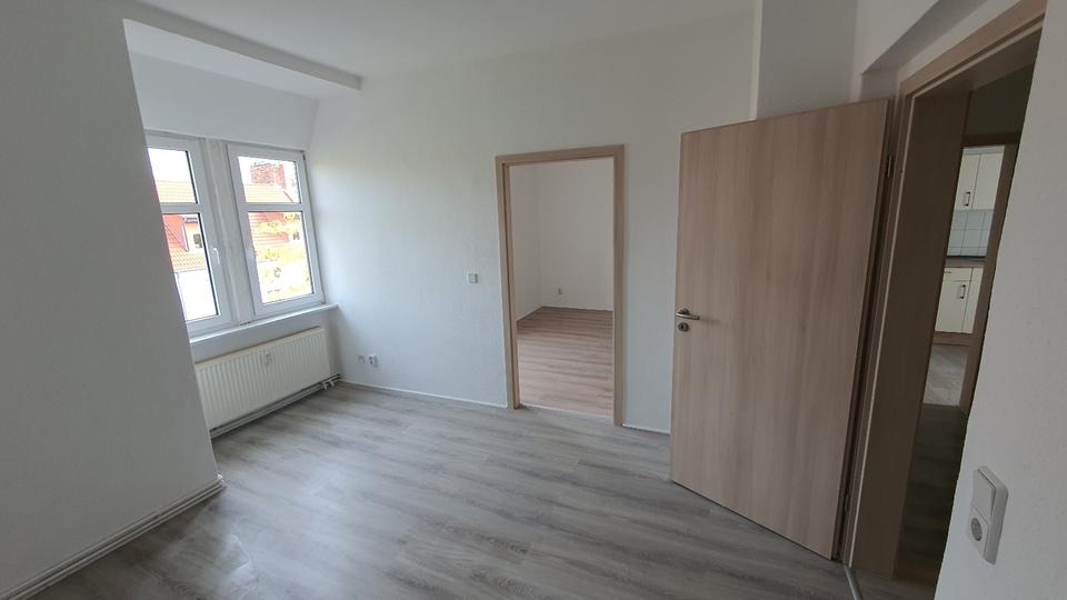 Dachgeschoßwohnung Halberstadt - 2 Zimmer, 48 m&sup2;, 300&euro; | Angebot:26517379