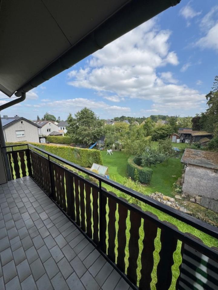 Helle 2-Zimmer-Wohnung in ruhiger Lage mit Balkon & Stellplatz zimmer