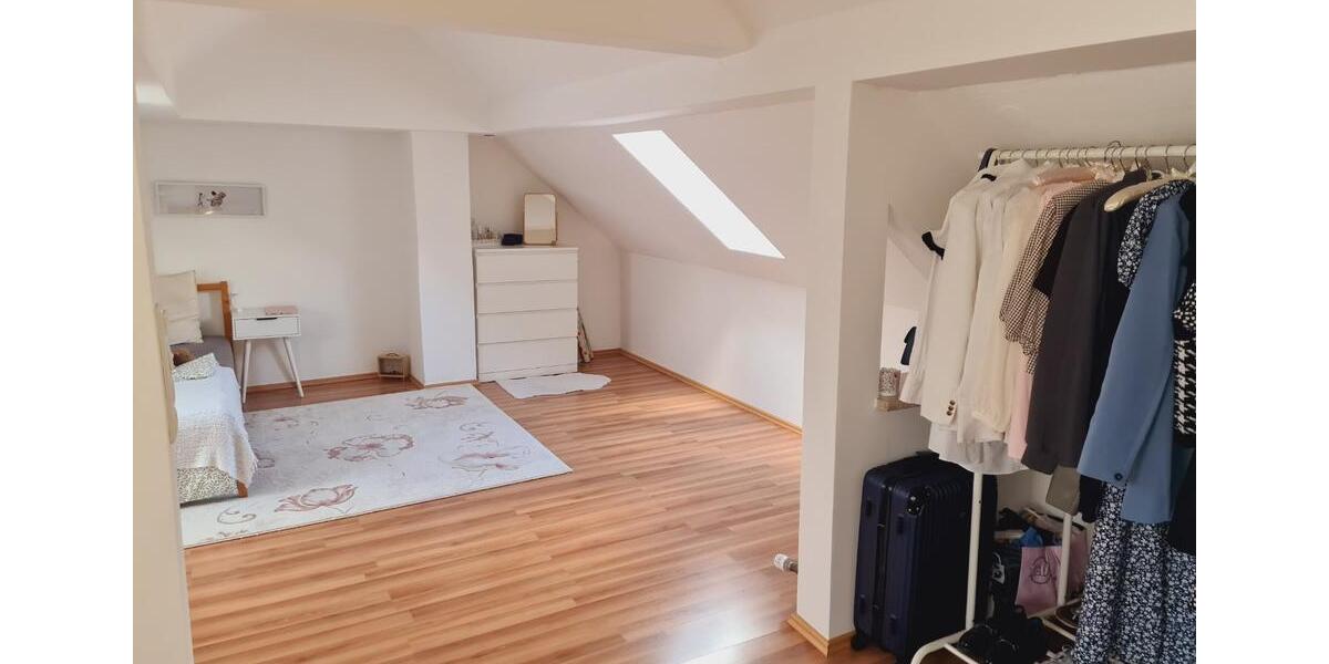 Dachgeschoßwohnung Schwandorf - 1 Zimmer, 50 m&sup2;, 400&euro; | Angebot:25959676