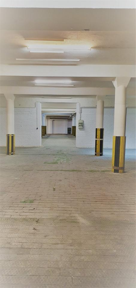 3 Lagerflächen mit 250 540 u. 700 m² in Neue Neustadt
