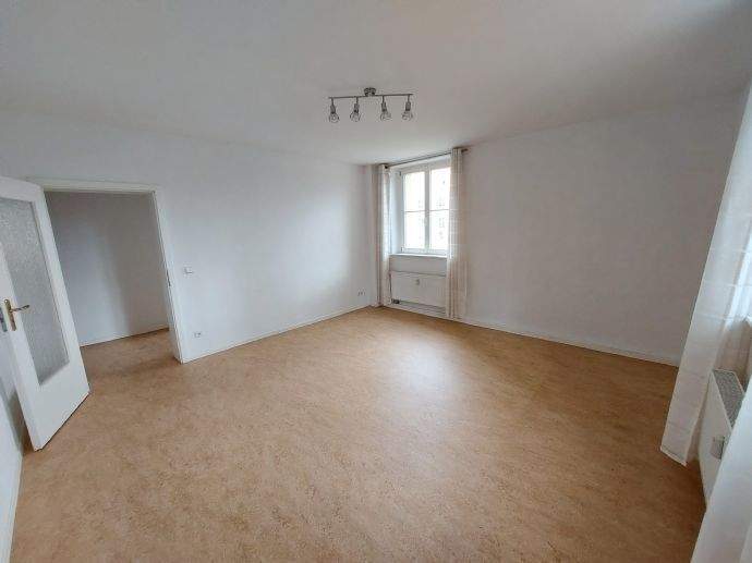 Etagenwohnung Dessau-Roßlau Innenstadt - 2 Zimmer, 69 m&sup2;, 497&euro; | Angebot:26672262