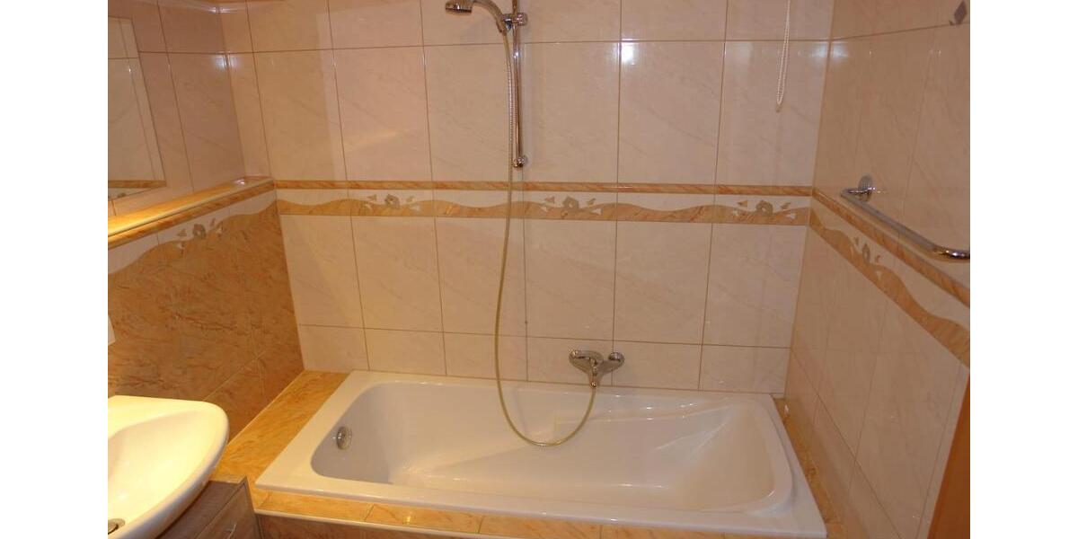 Erdgeschoßwohnung Bad Friedrichshall - 2 Zimmer, 54 m&sup2;, 990&euro; | Angebot:24540887