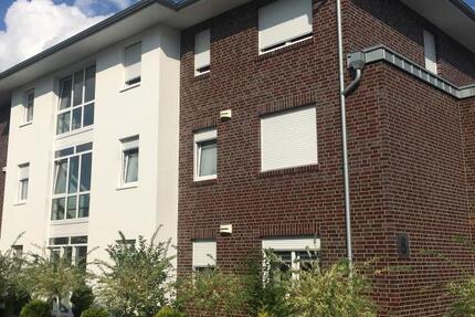 Gut geschnittene Erdgeschosswohnung mit Terrasse in Papenburg-Untenende 2 zimmer